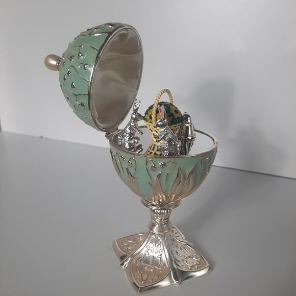 VTG 2002 Wallace Rotating Musical Easter Bunny Egg Enamel Silver Plated 7.5”Tall - Picture 7 of 8